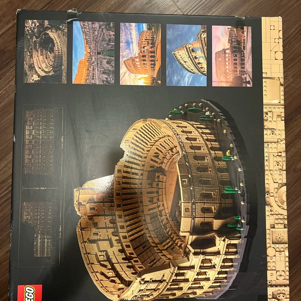LEGO Colosseum Set - Picture 2 of 5